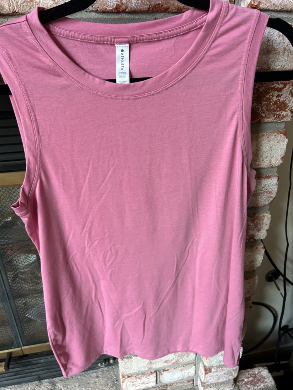 Athleta's Essence Muscle Tank relaxed fit‎ and extra length Women’s Size M